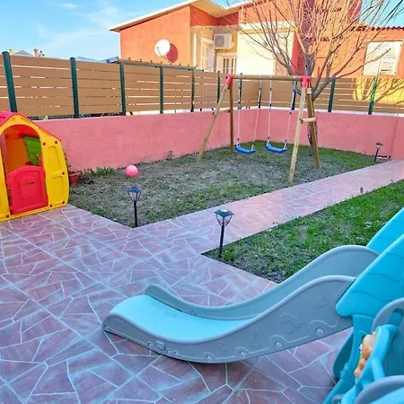 Апартаменты Christina's House Alykes Potamou